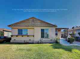 featured image of 726 E 99th St