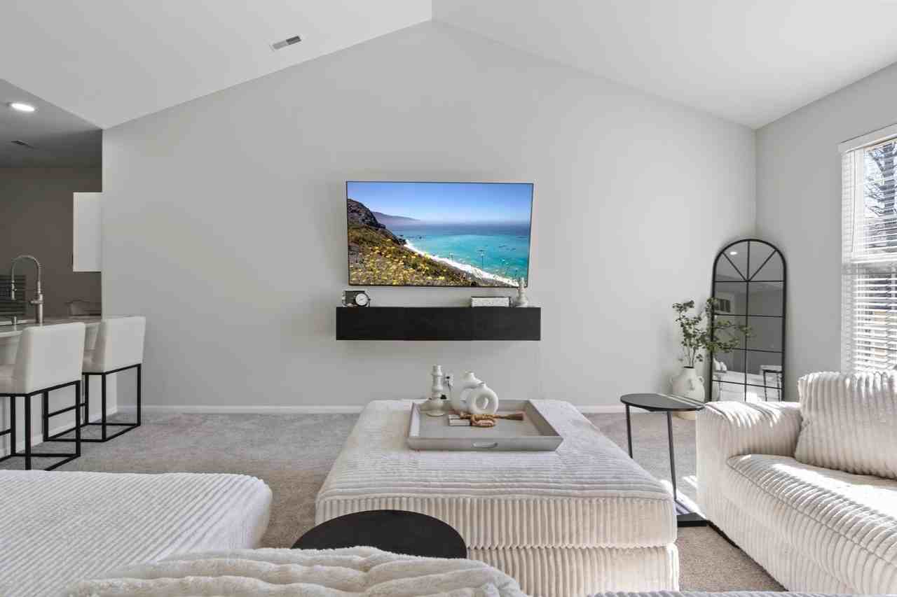 40433 Glen Eagle Ln - Photo 2 of 20