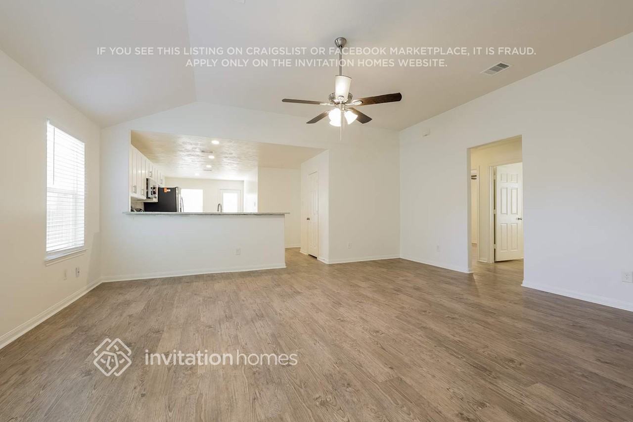 922 Doubletree Glen Drive - Photo 3 of 17