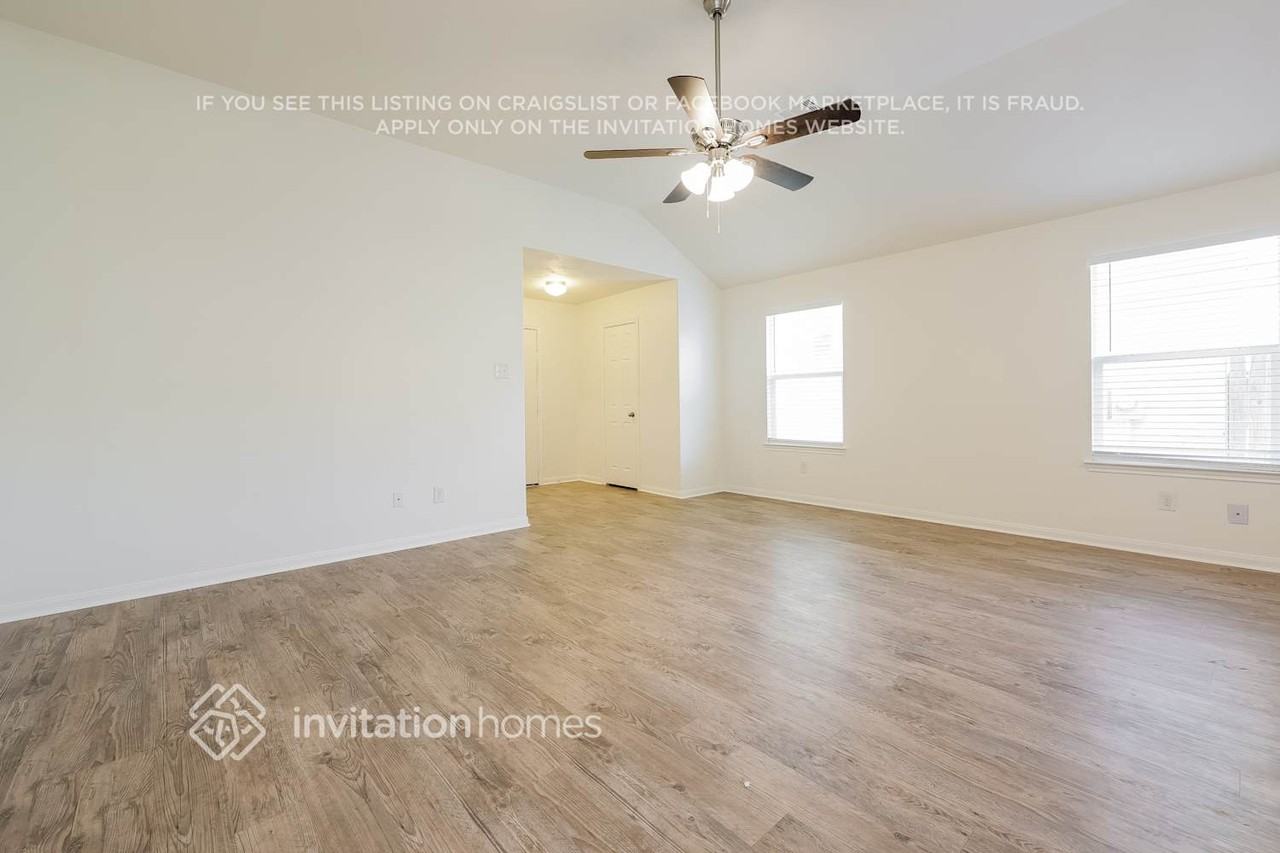 922 Doubletree Glen Drive - Photo 4 of 17