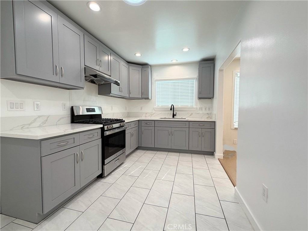 111 E Newby Ave - Photo 6 of 19