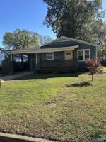 featured image of 1611 College St Se