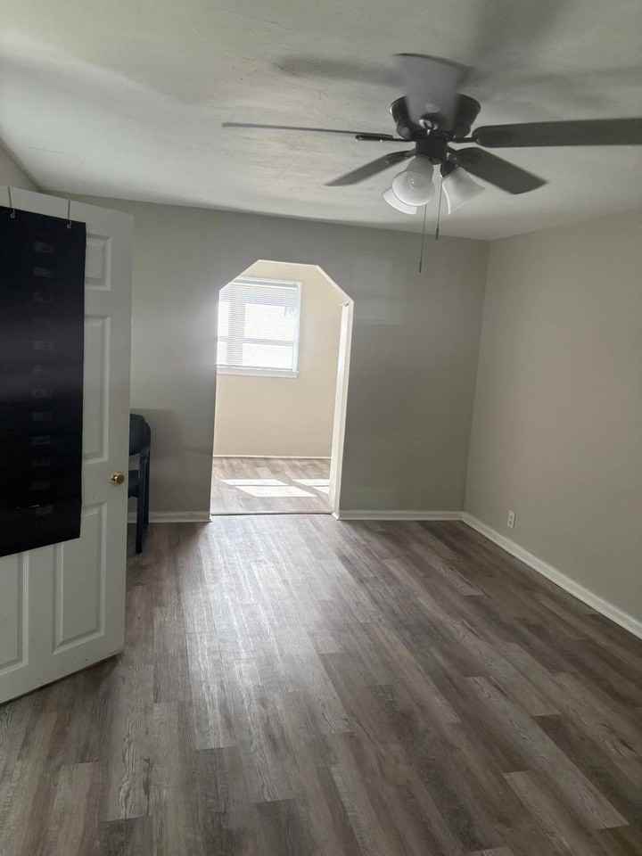 12420 N Florida Ave - Photo 6 of 10