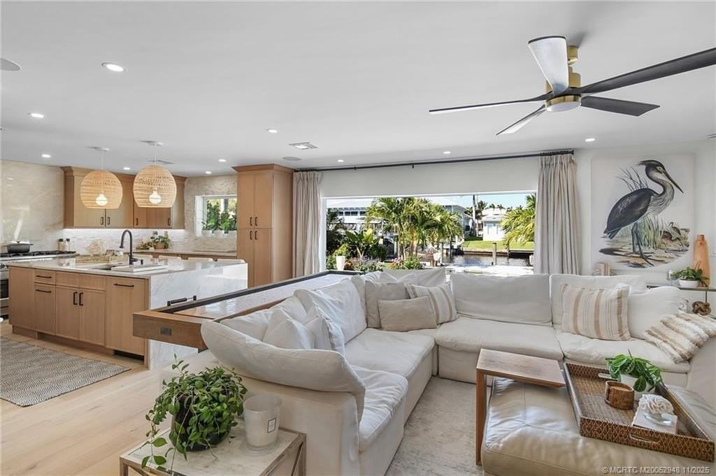 1425 Sw Egret Way - Photo 7 of 48