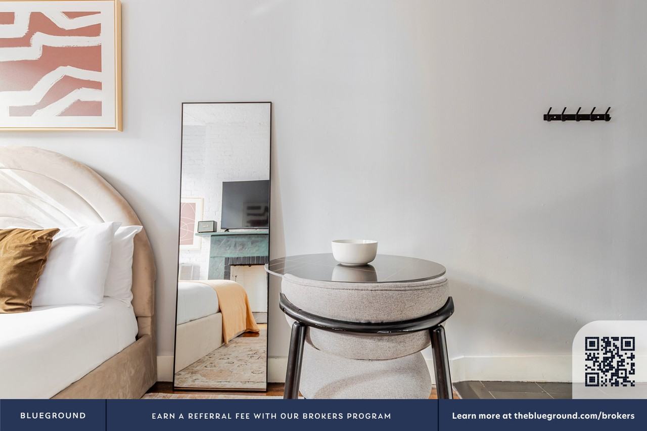 51 Leroy Street - Photo 4 of 18