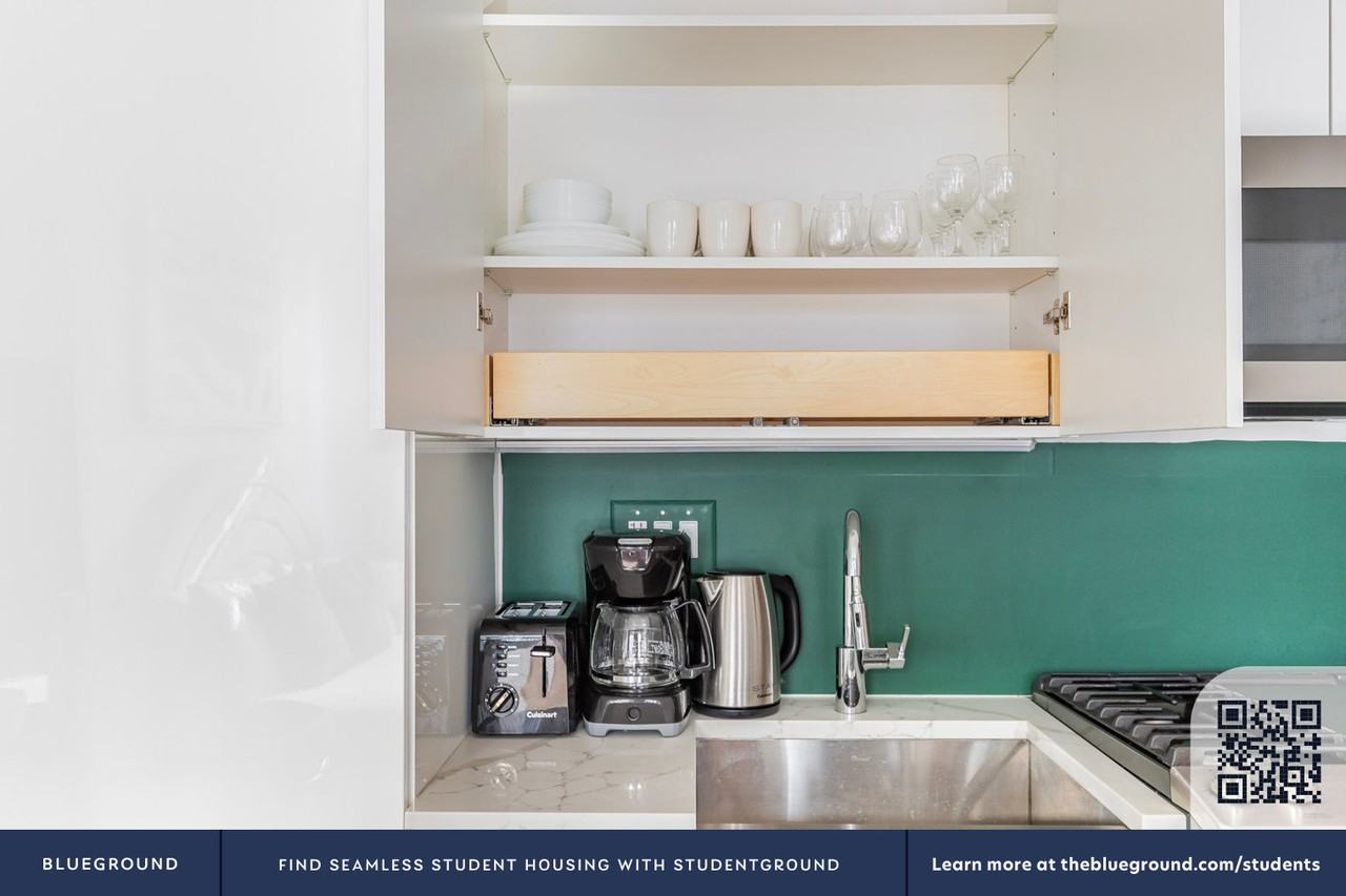 51 Leroy Street - Photo 6 of 18