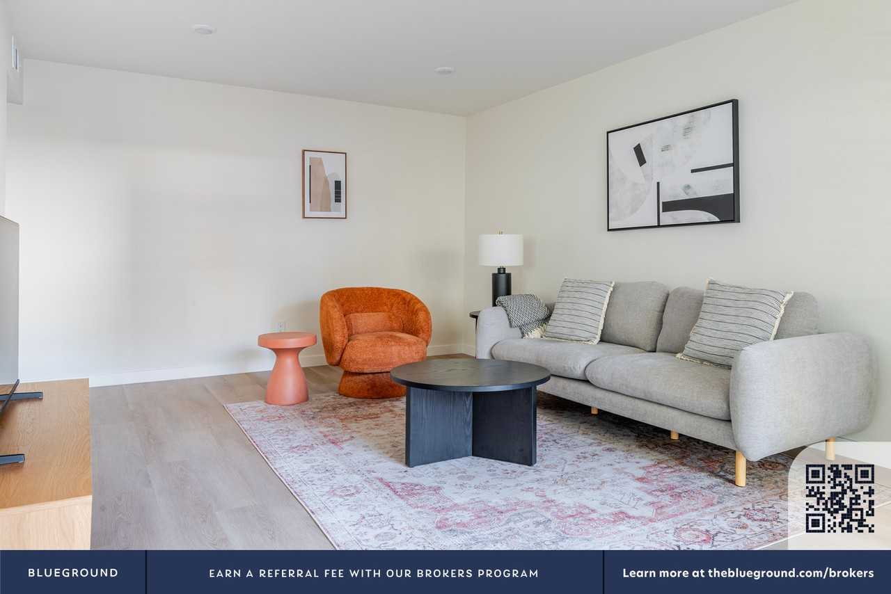 2721 Midtown Ct #1868 - Photo 5 of 22