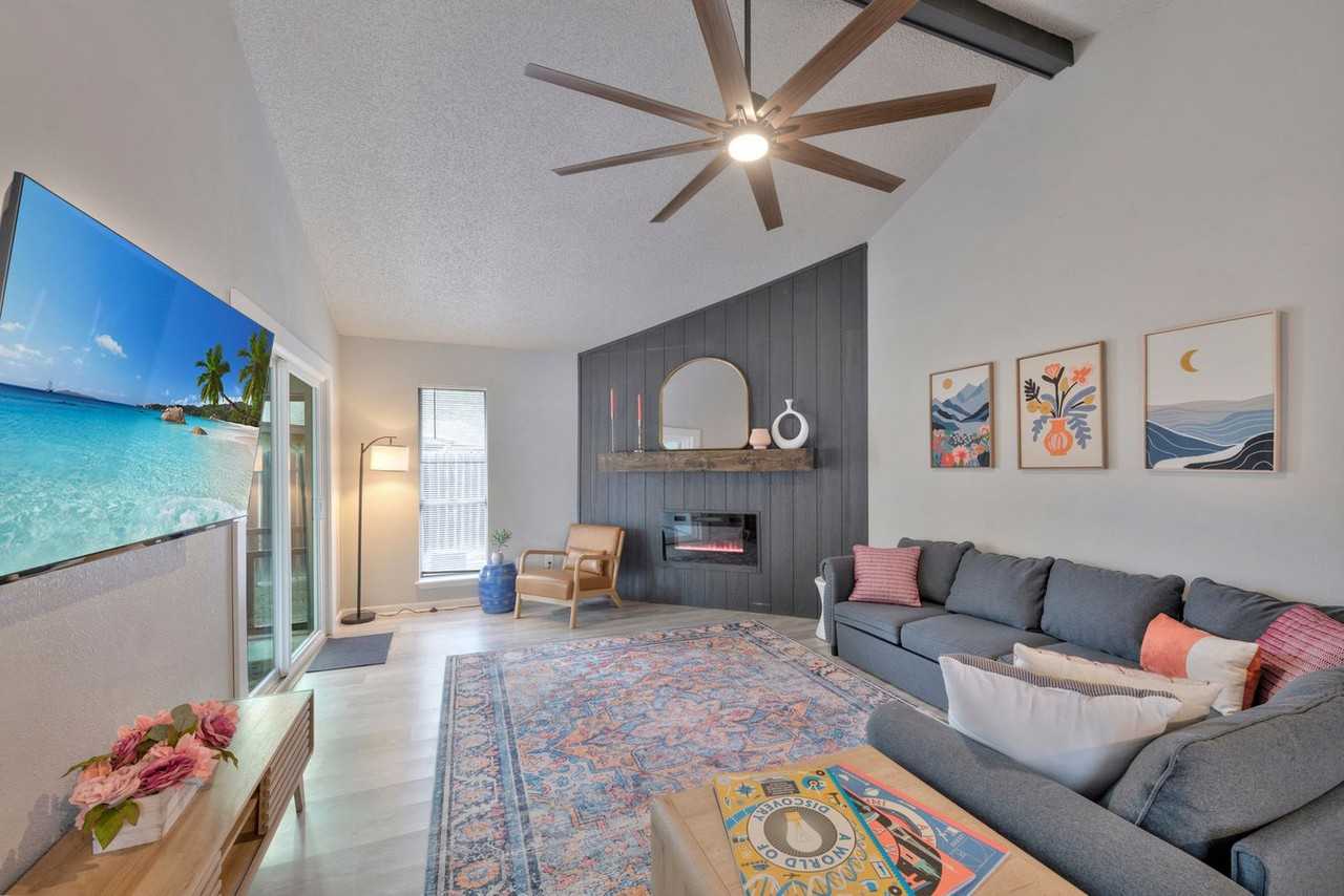 11906 Blueridge Mnt Dr #1268419P - Photo 4 of 35