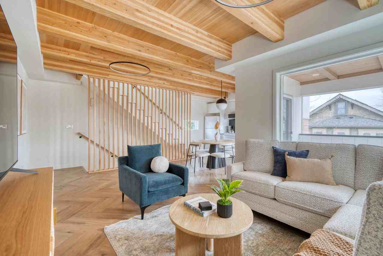 5022 Northeast 26th Avenue - Photo 3 of 44