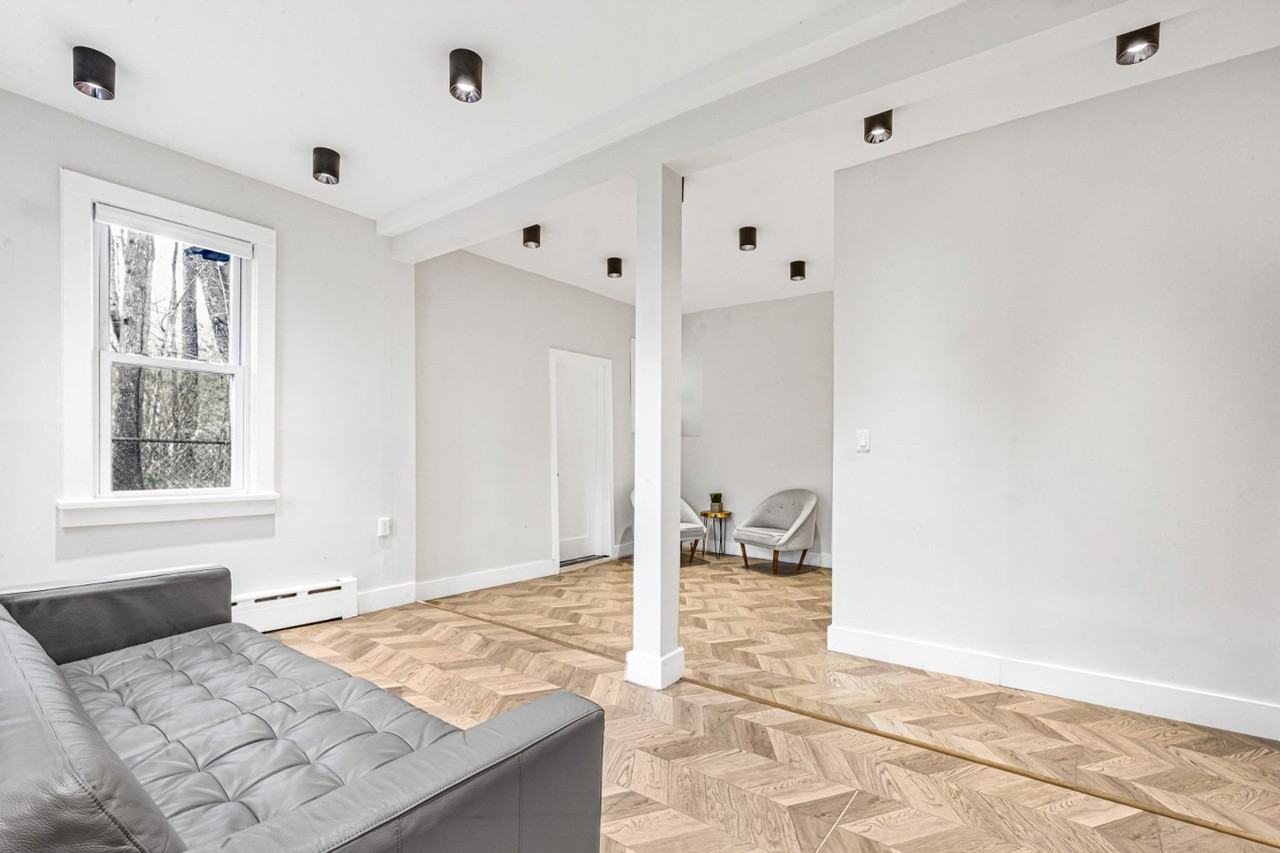 3 Coleman Street #1328121P - Photo 2 of 30