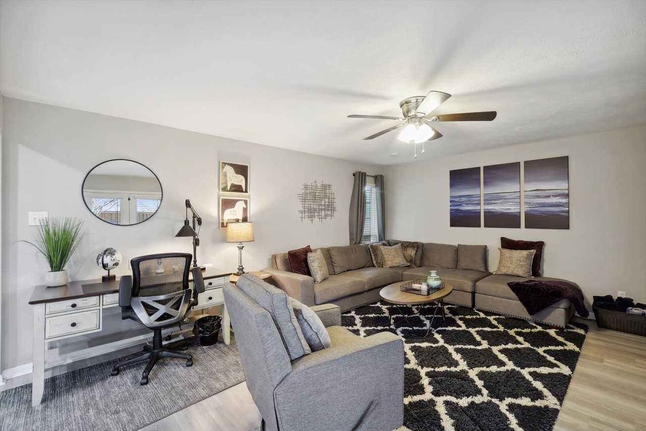 2914 Flagstone Dr #1019640P - Photo 3 of 35