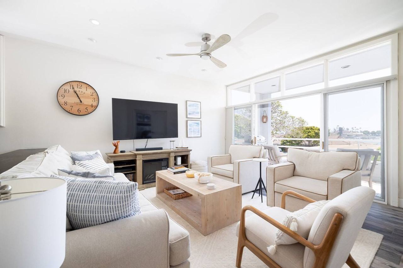 376 San Antonio Ave #1335157P - Photo 2 of 34