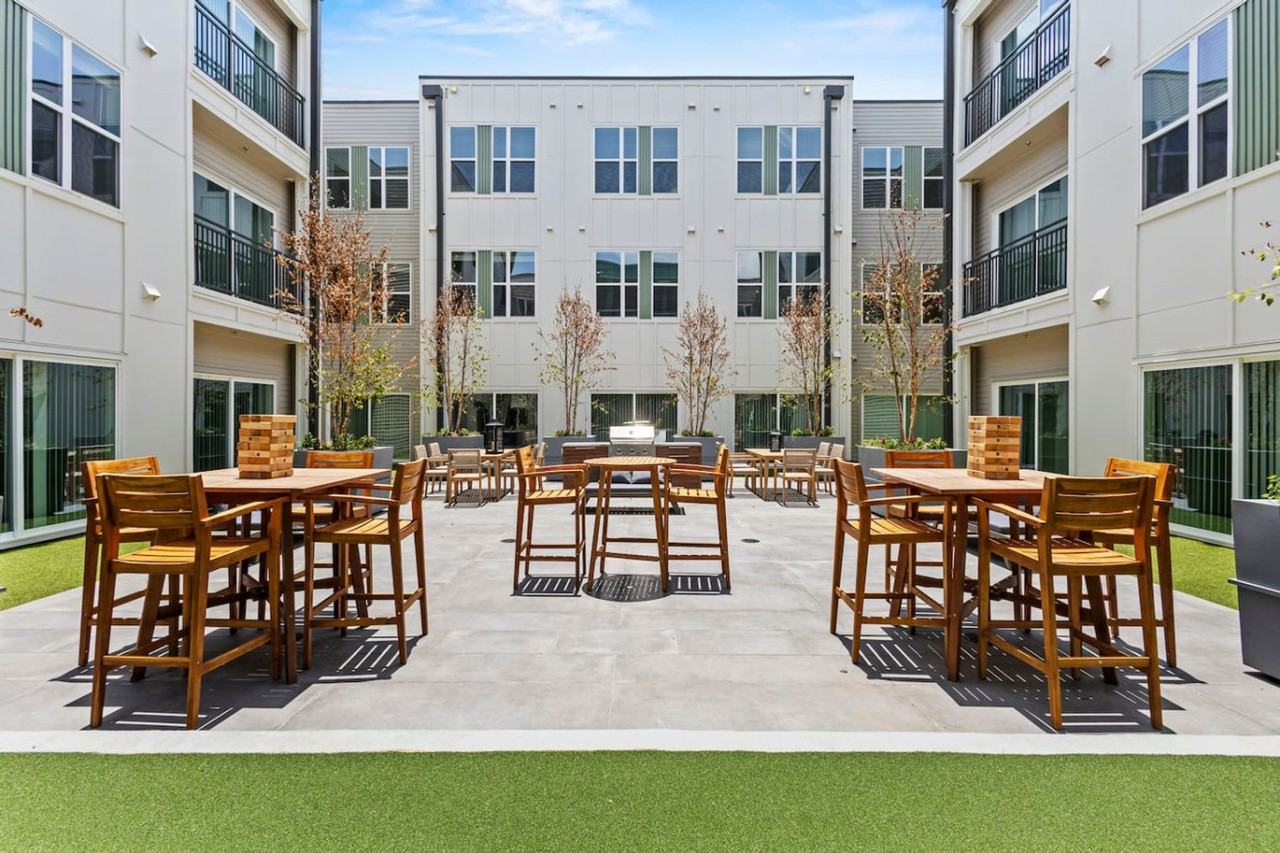 596 W 9th St #1335767P - Photo 3 of 34