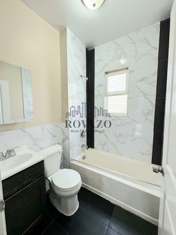 147 21st Street #2L, 3L - Photo 2 of 7