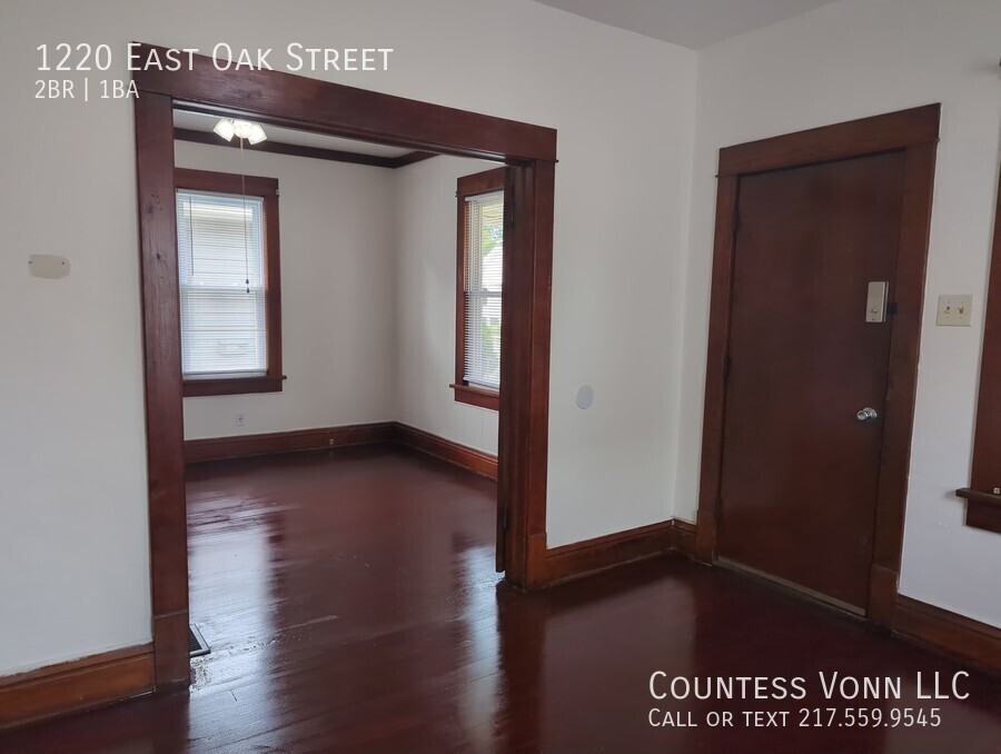 1220 E Oak St - Photo 4 of 15