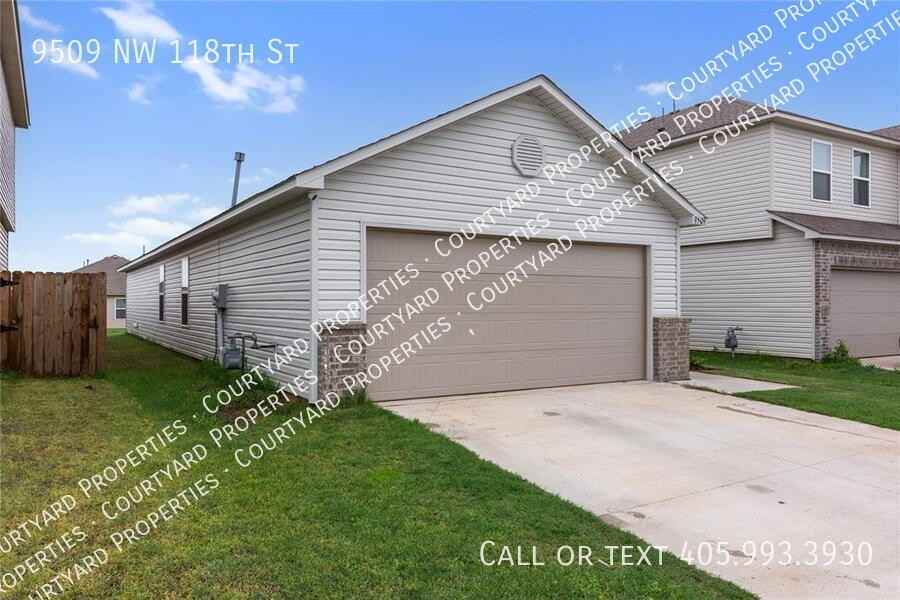 9509 Nw 118th St - Photo 2 of 34