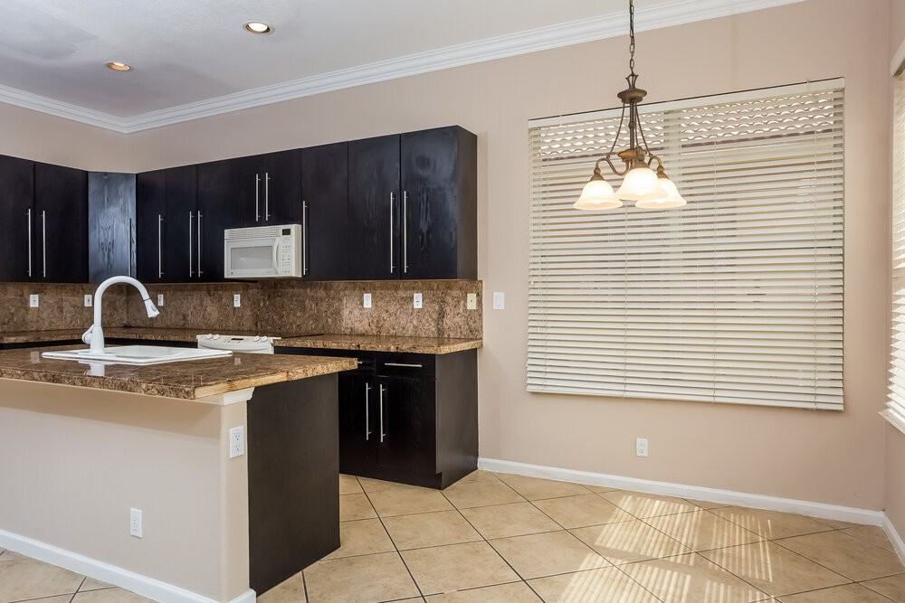 5293 Sancerre Cir - Photo 5 of 17