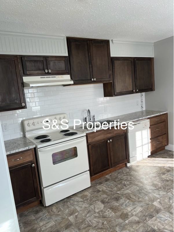 5326 W 11th Pl - Photo 7 of 19