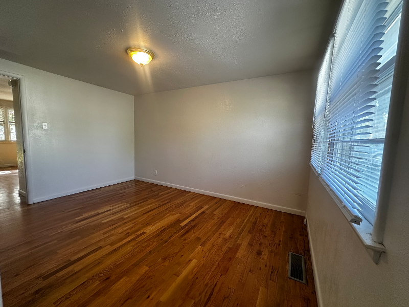 308 S Mckinley St - Photo 6 of 11