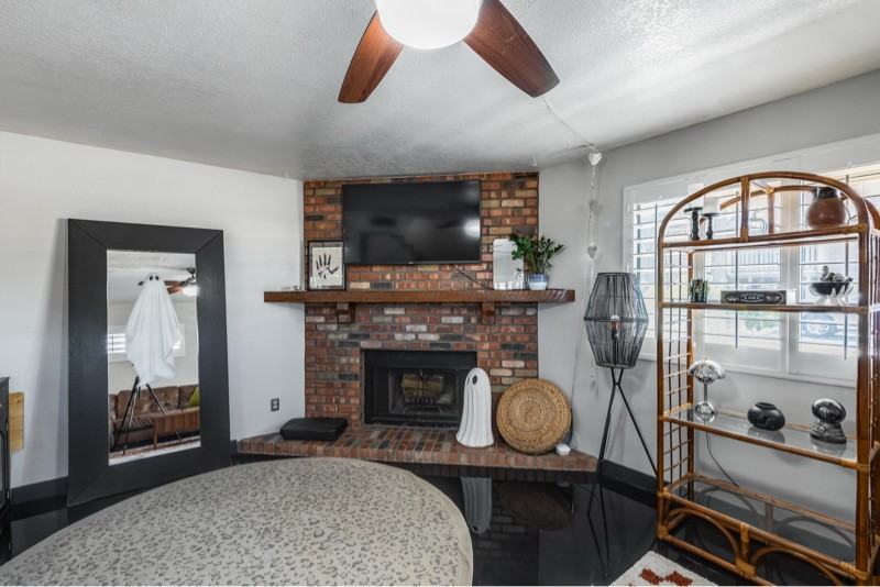 5350 N Central Ave #30 - Photo 6 of 20