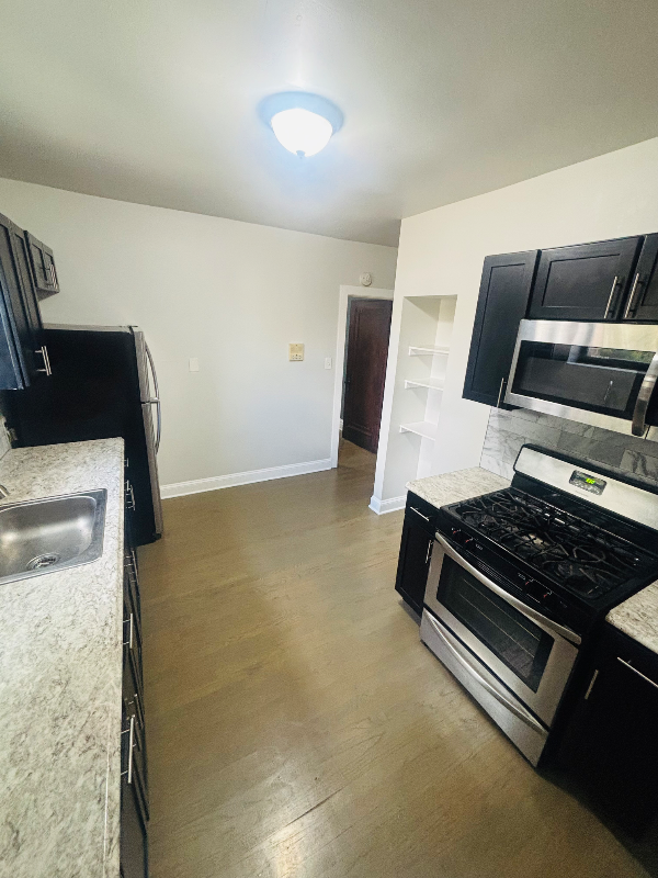 6 W 111th Pl #3 - Photo 6 of 8