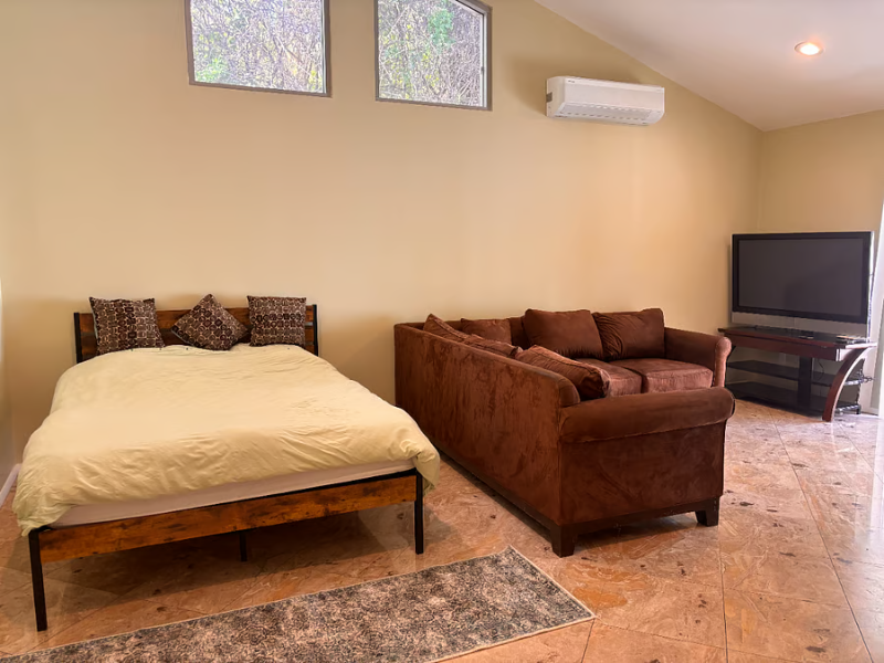 2430 Bessemer St - Photo 3 of 8