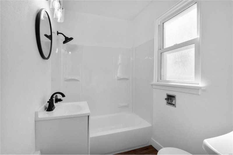 203 N 28th St #203 - Photo 3 of 13
