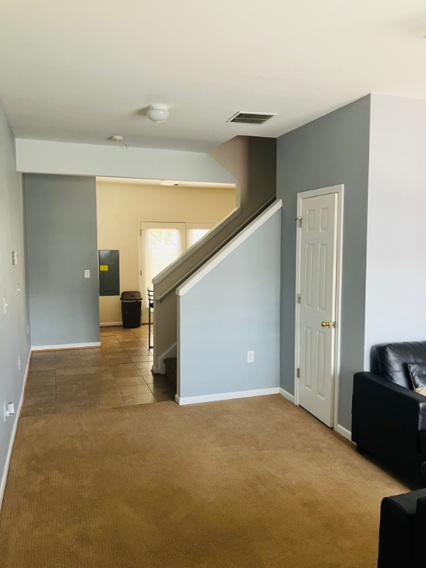 118 University Village Drive - Photo 4 of 19