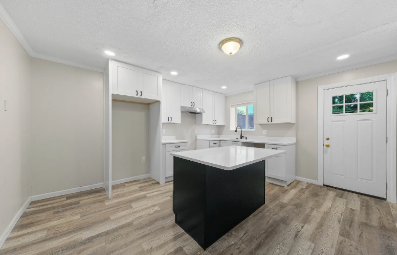 3325 Itaska St - Photo 7 of 19