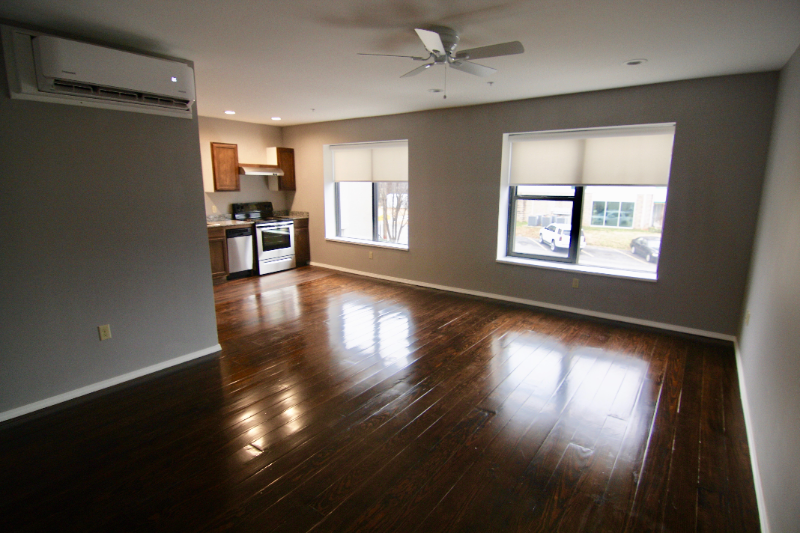 1306 E 11th St #13 - Photo 3 of 6