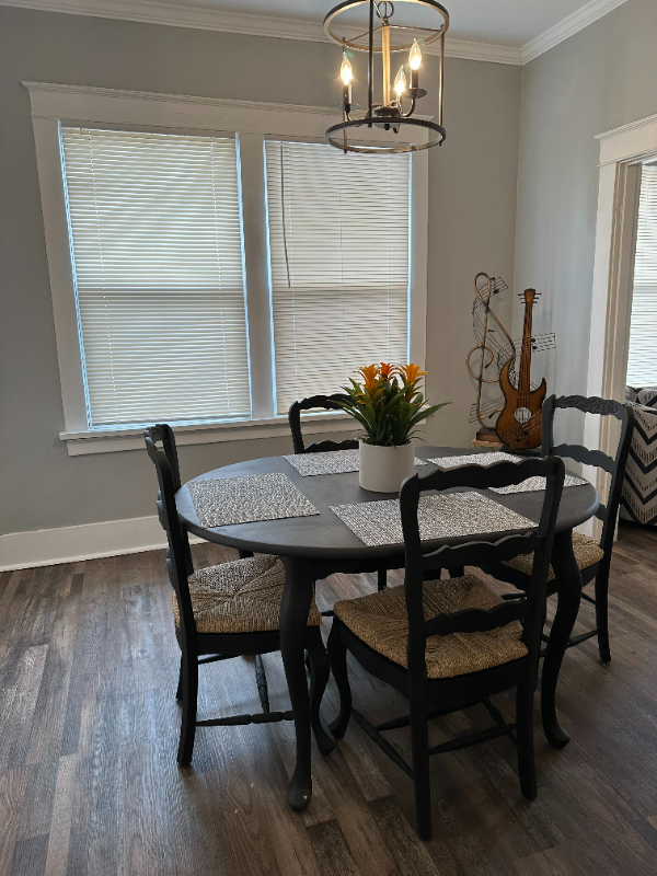 1323 Franklin St - Photo 3 of 11