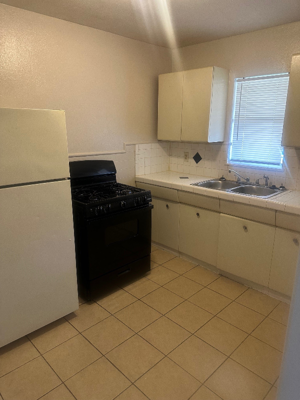 3701 Sleeper Ave #12 - Photo 6 of 9