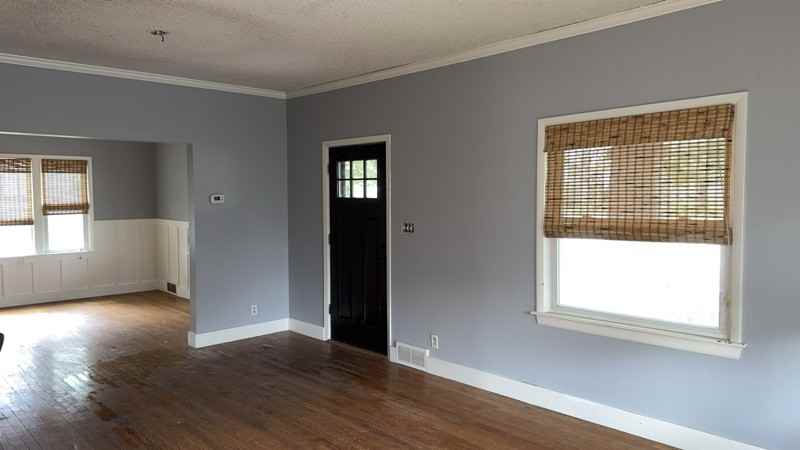 305 Nw 6th St - Photo 2 of 11