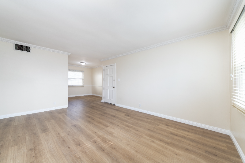 2147 W 104th St - Photo 7 of 13