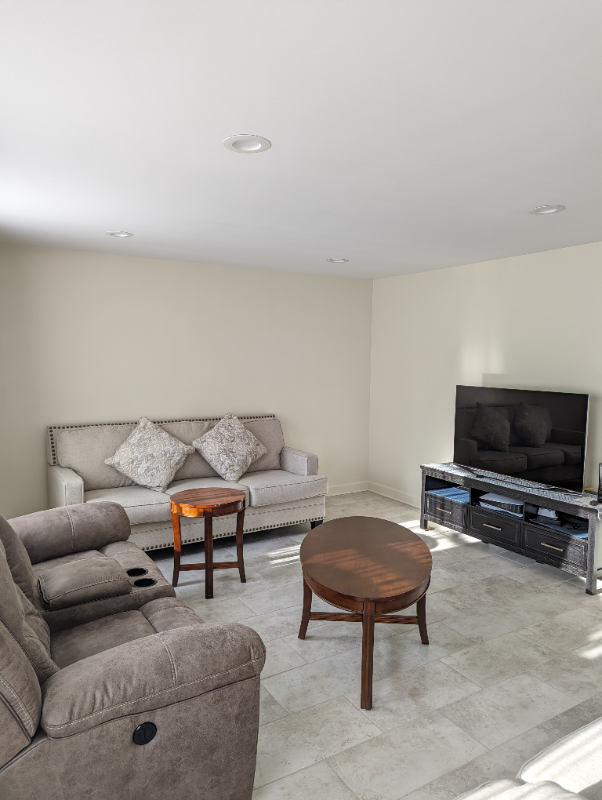 3322 W Catalpa Ave #1 - Photo 2 of 14