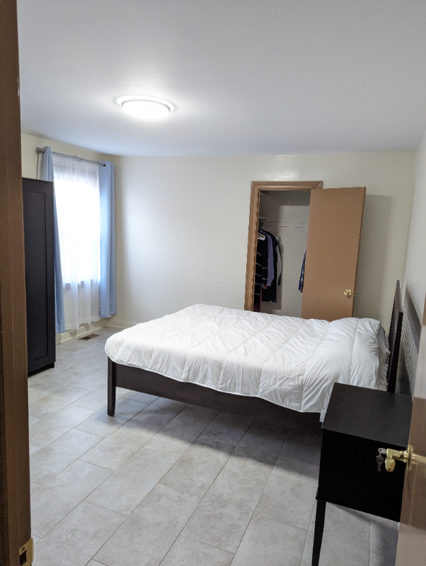 3322 W Catalpa Ave #1 - Photo 3 of 14