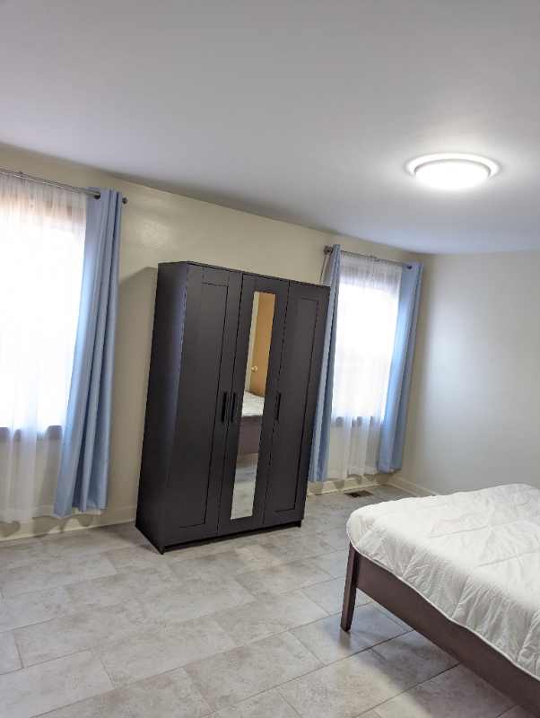 3322 W Catalpa Ave #1 - Photo 4 of 14