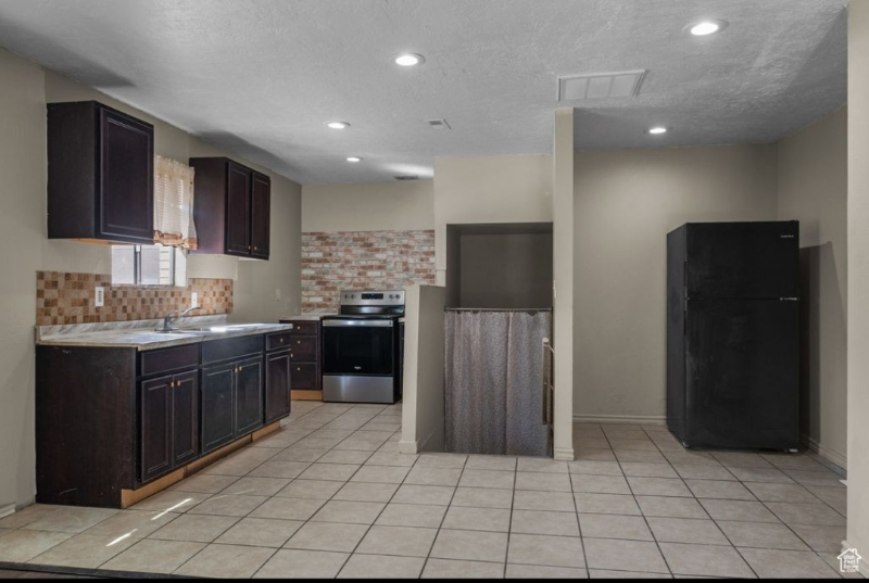 57 N Center St #57 - Photo 4 of 13