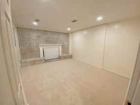 5 Queen - Photo 1 of 1