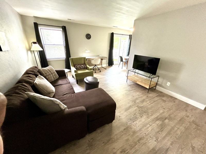 4028 N Illinois Ave #11 - Photo 3 of 18