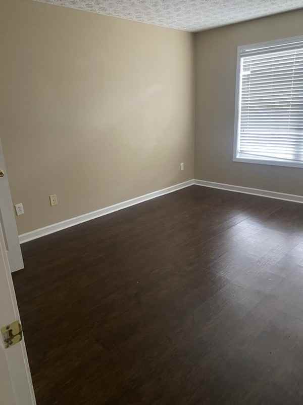 75 Prince Edward Way - Photo 3 of 11