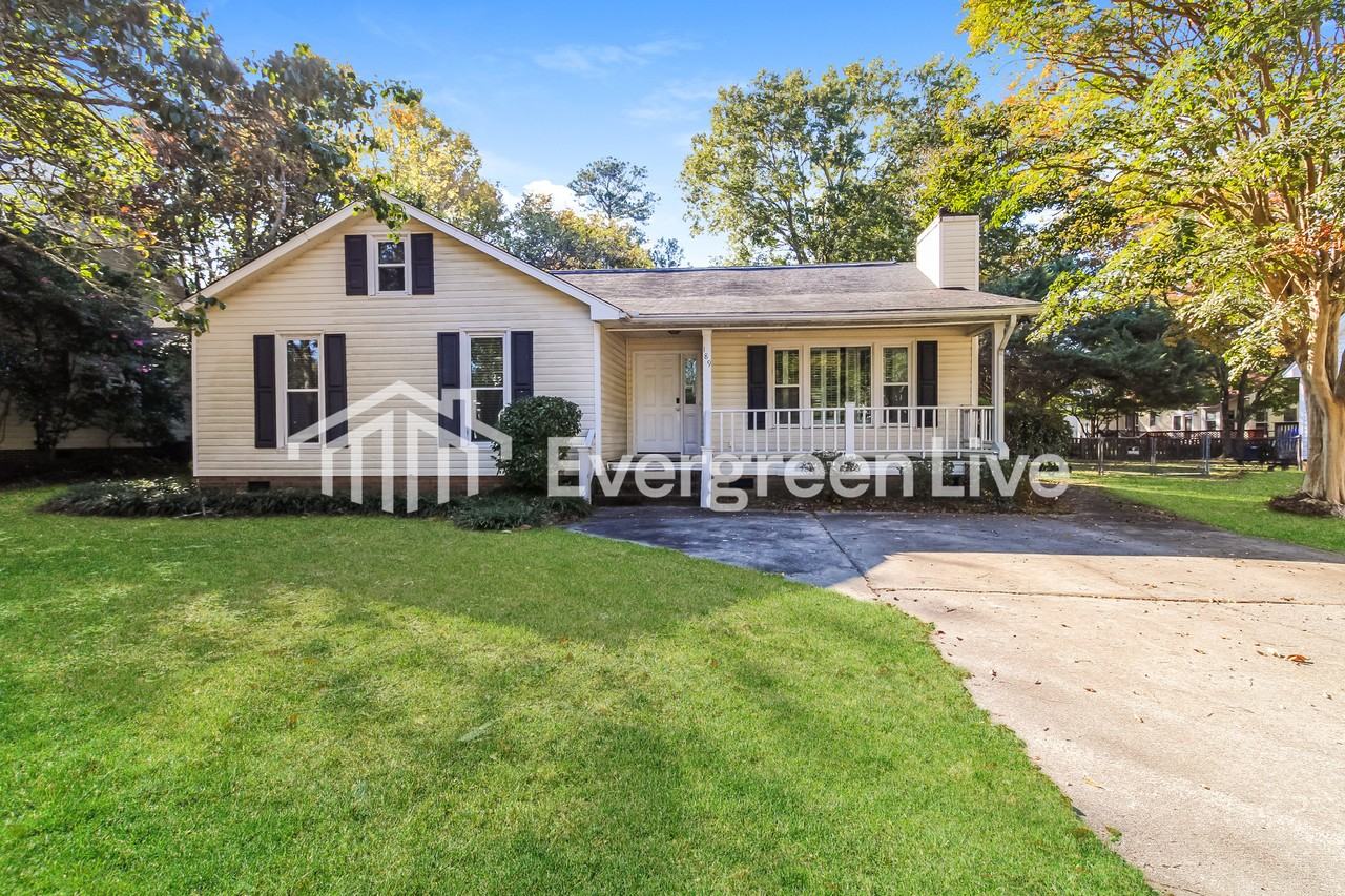 189 Ashton Cir - Photo 2 of 16