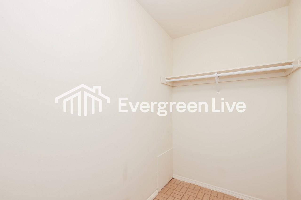 6240 Greenfield Way - Photo 2 of 15