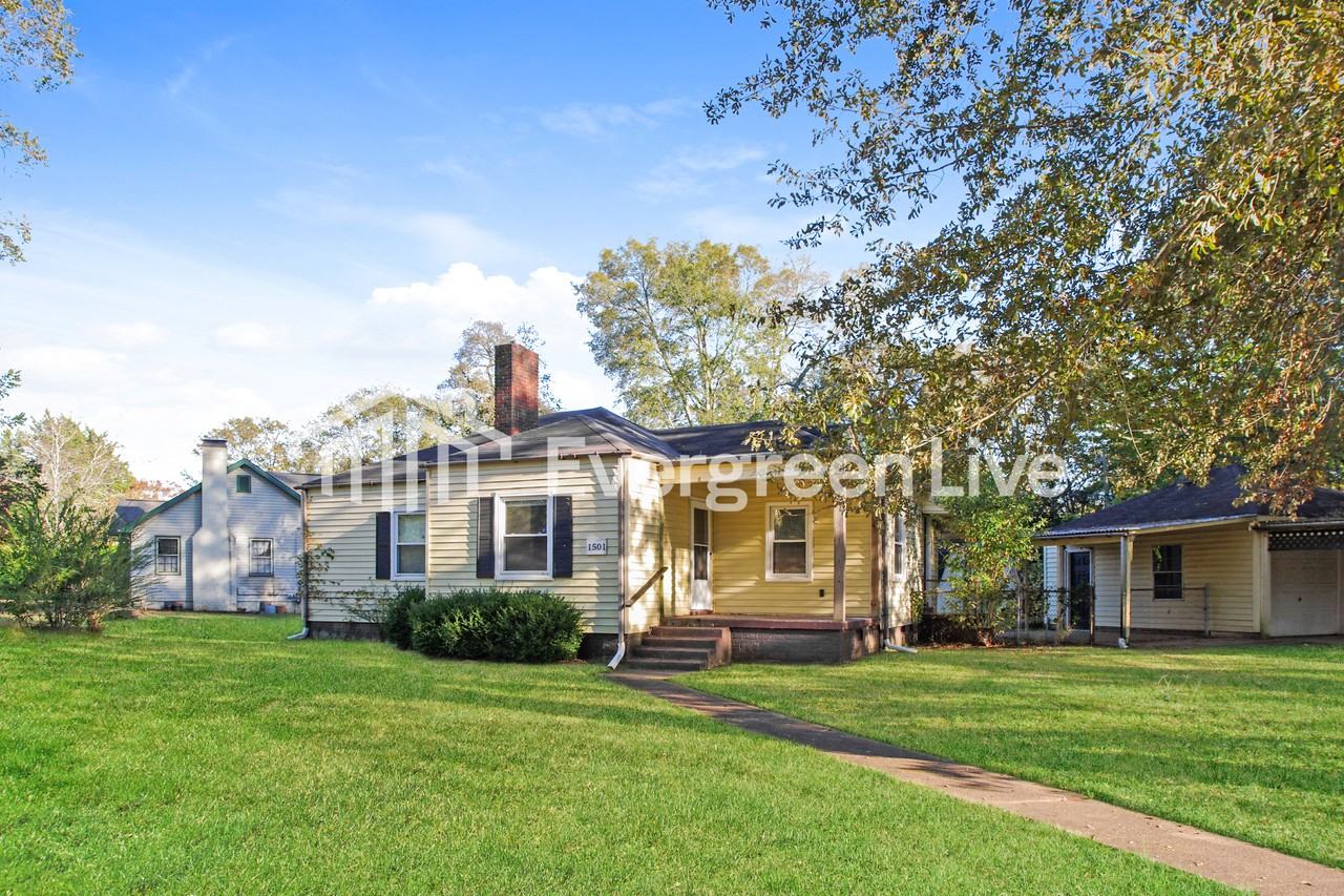 1501 Tower St Se - Photo 3 of 16