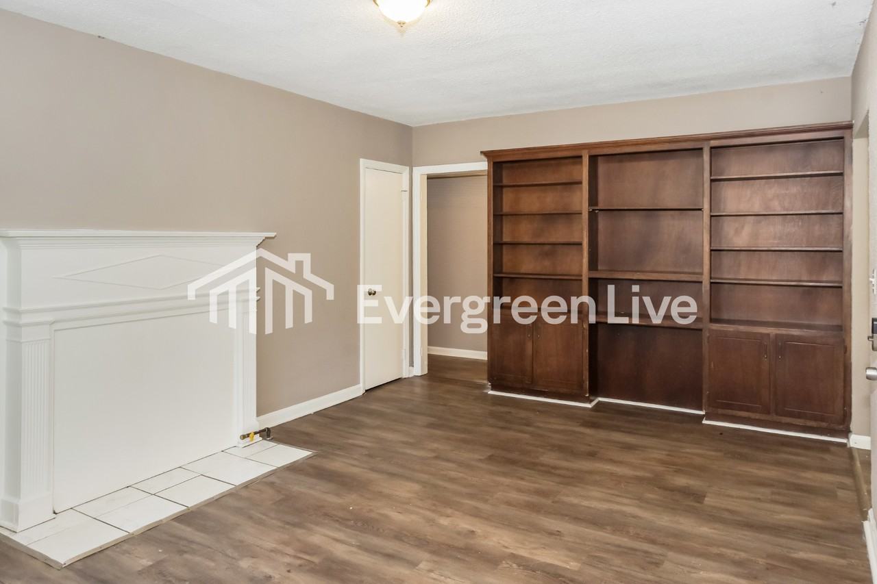 1501 Tower St Se - Photo 4 of 16