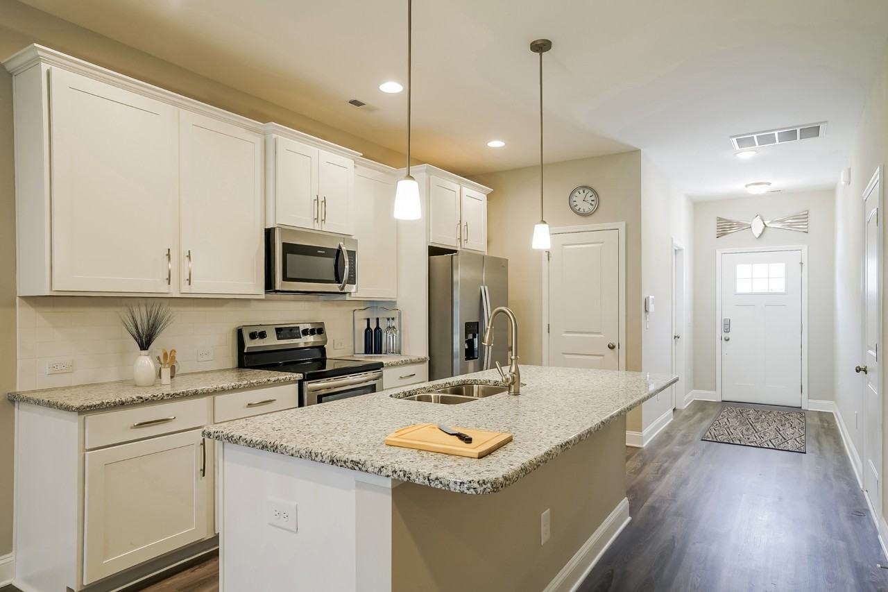 7223 Bellacroft Dr - Photo 6 of 34