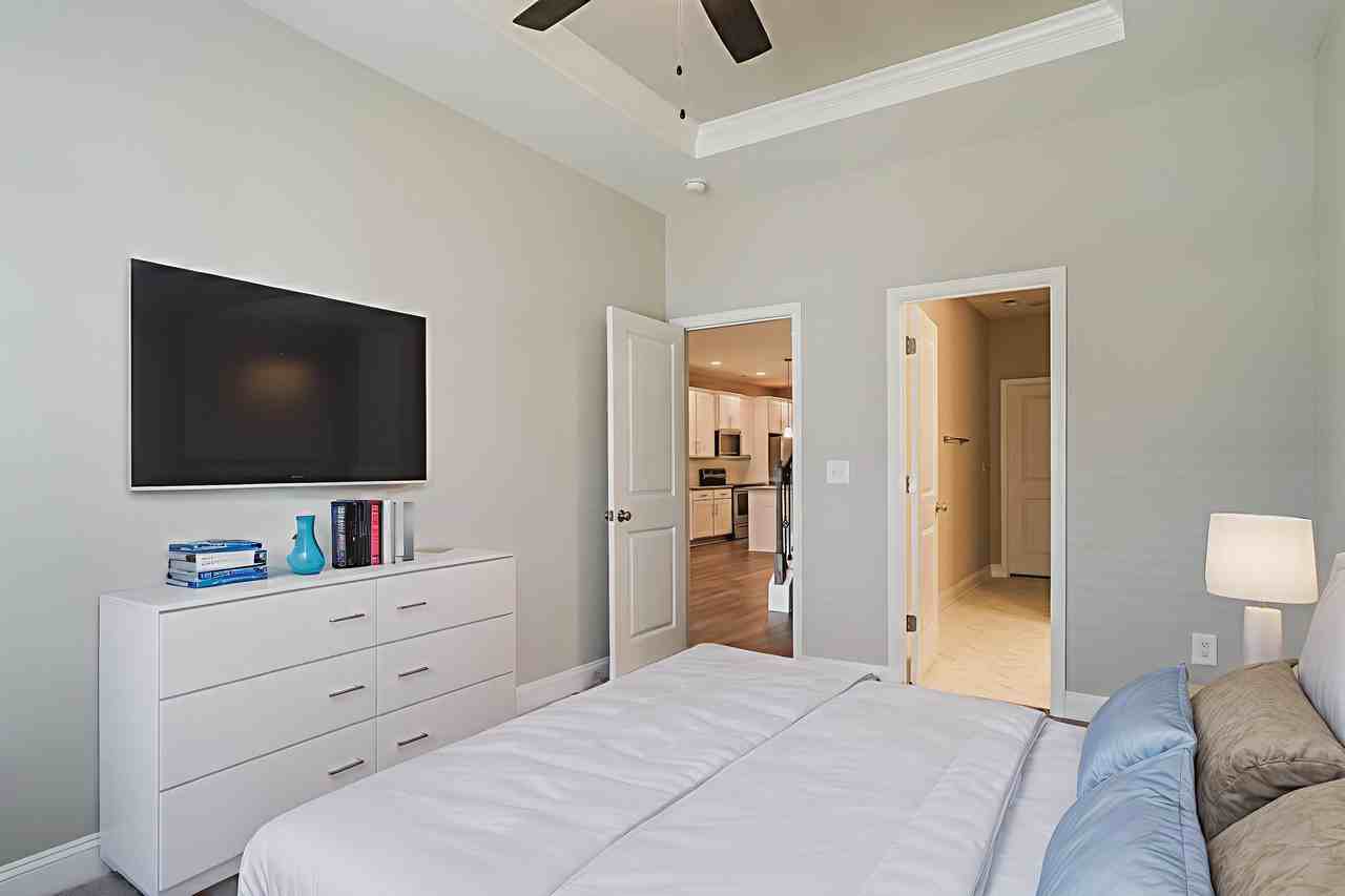 7223 Bellacroft Dr - Photo 7 of 34