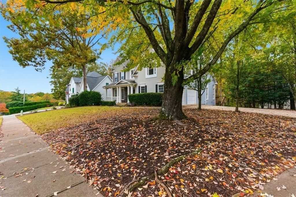 3986 Fox Glen Dr - Photo 4 of 50