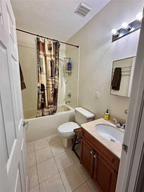 451 Ne 1st St - Photo 6 of 22