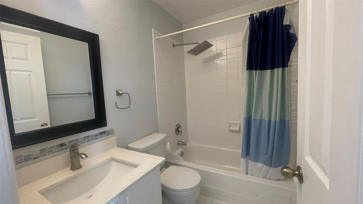 1432 Sw 47th Ave - Photo 4 of 28